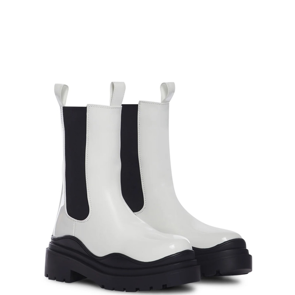 Azalea Wang Black & White Flatform Chelsea Boots